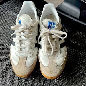 7.5m authentic Adidas Samba soccer sneakers Great shape!